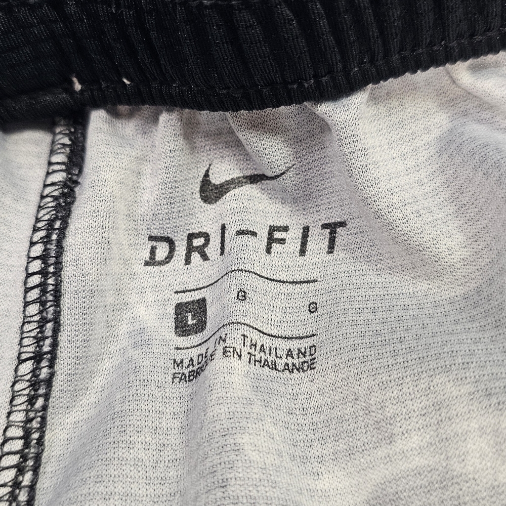 Nike Black and White Patterned Shorts Size Large - Picture 4 of 5